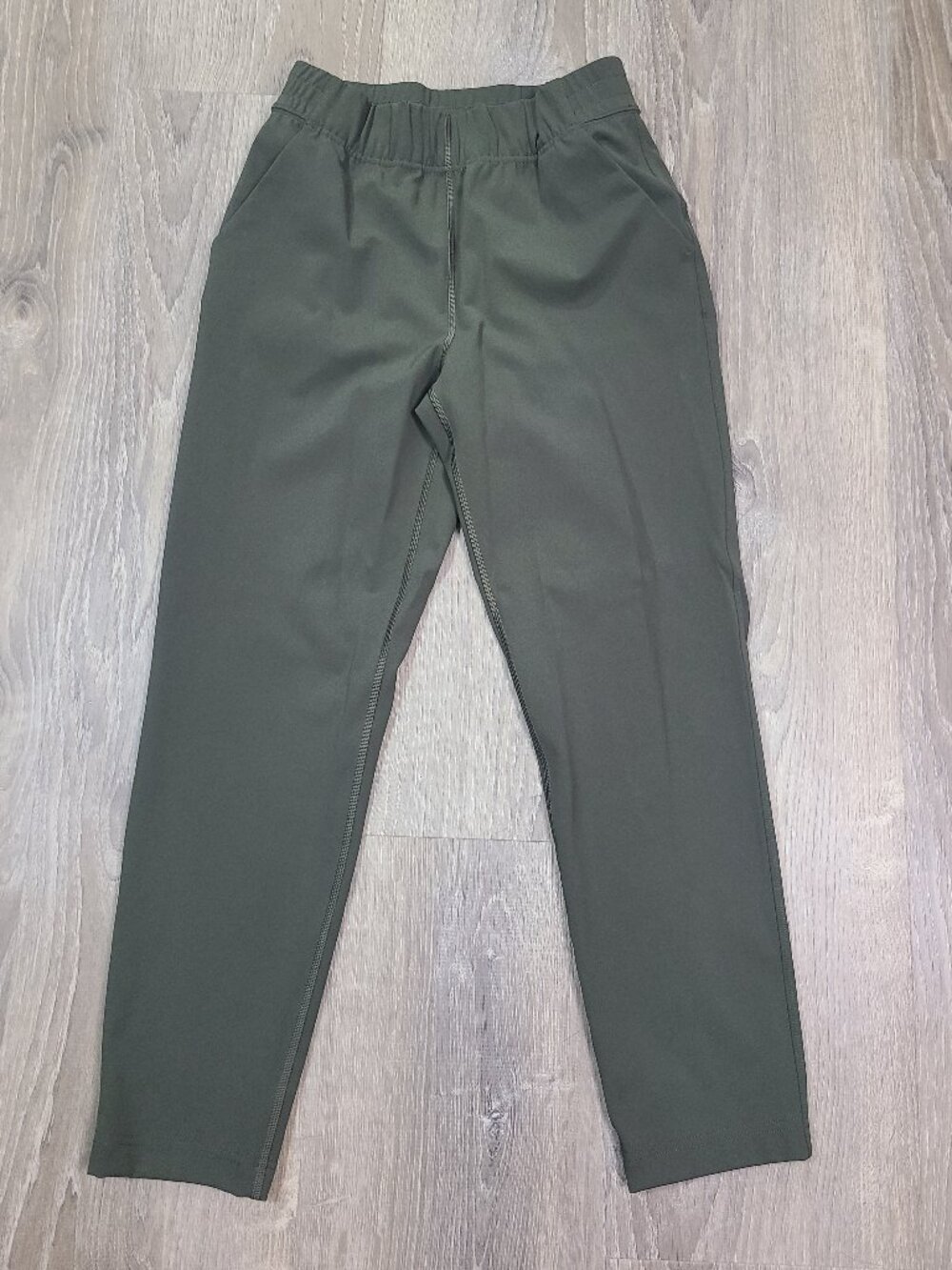 The Group by Babaton The Weekender Pant Olive Green Tapered Ankle Pants XS